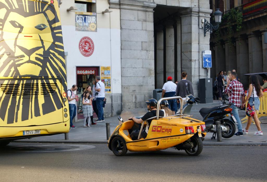 Oh Madrid Mayor Square Exterior foto