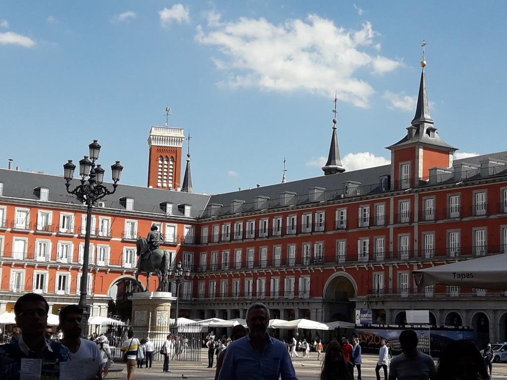 Oh Madrid Mayor Square Exterior foto